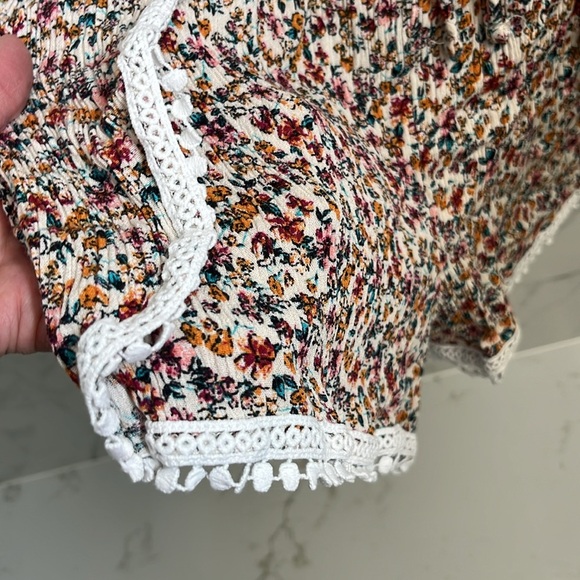 Girls floral and lace romper - Picture 5 of 5